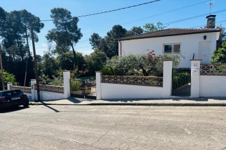 Casa
a Sta Eulàlia de Ronçana 
(Barcelona)